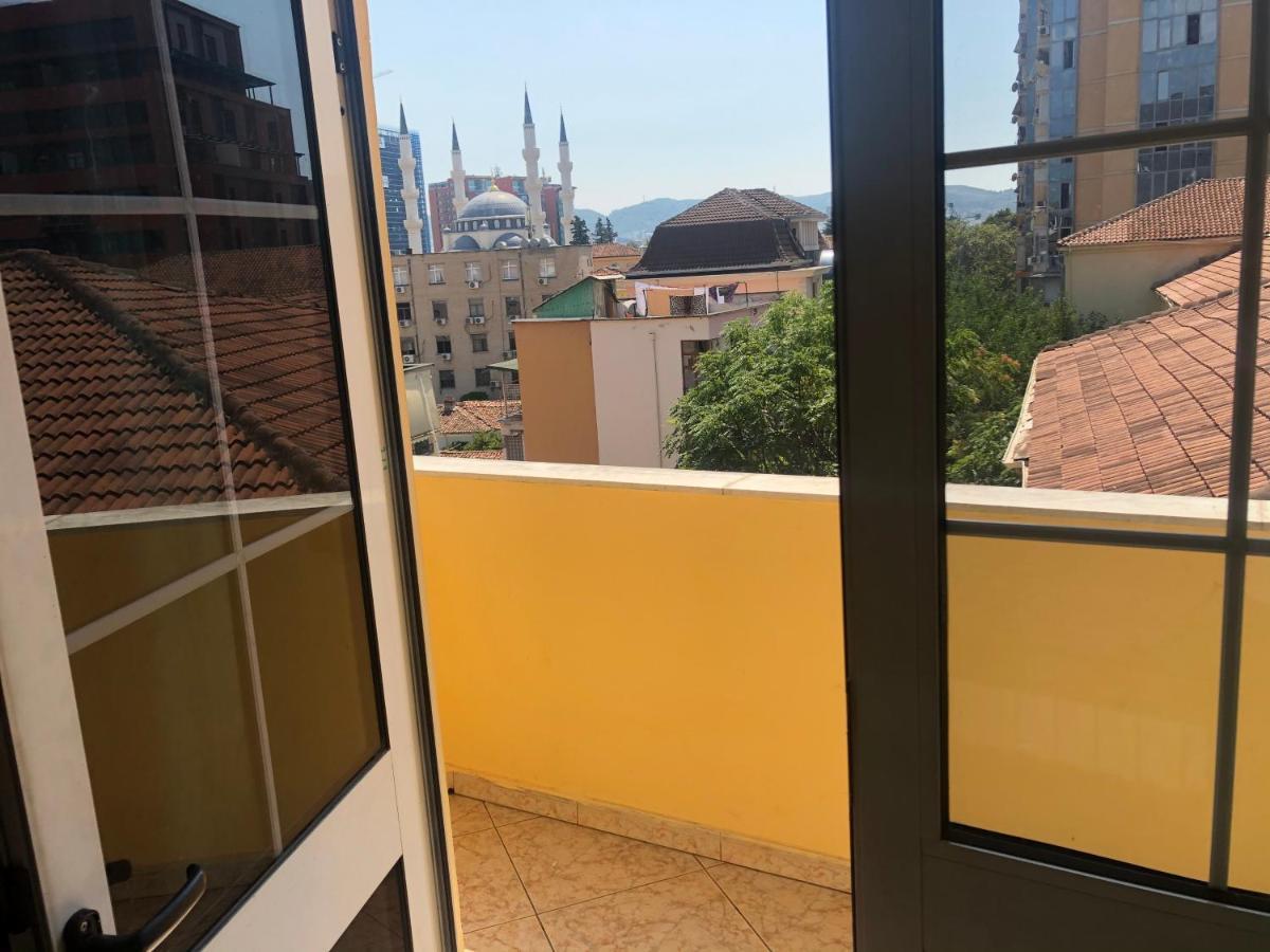 Tirana Apartment White Eksteriør bilde